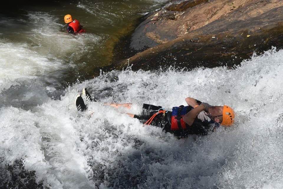 Come to Canyoning, you will experience many kinds of strong feelings